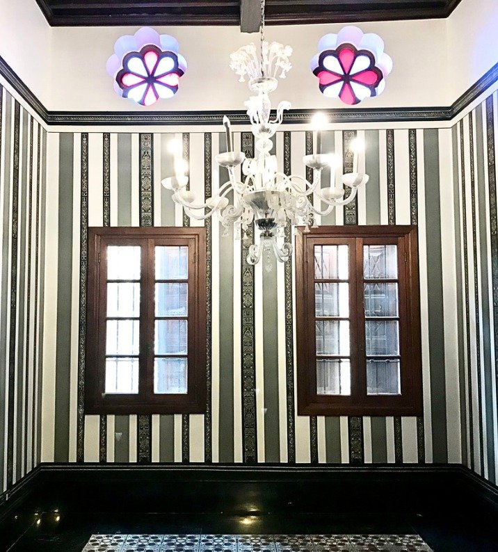 Custom striped wall design with ornamental borders – Nohad Al Machnouk's Residence, Lebanon